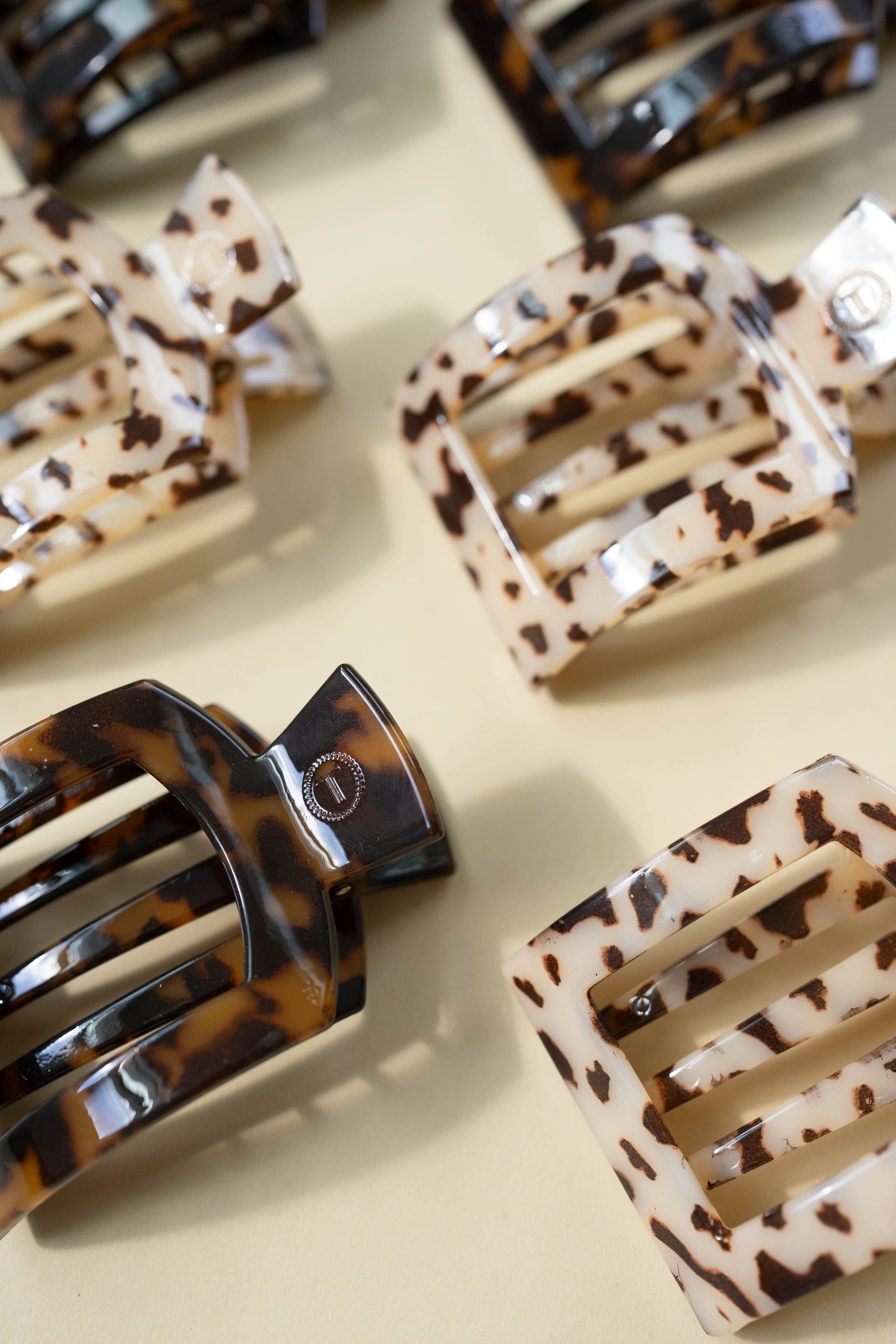 Teleties Square Flat Hair Clip | Med. | Blonde Tortoise