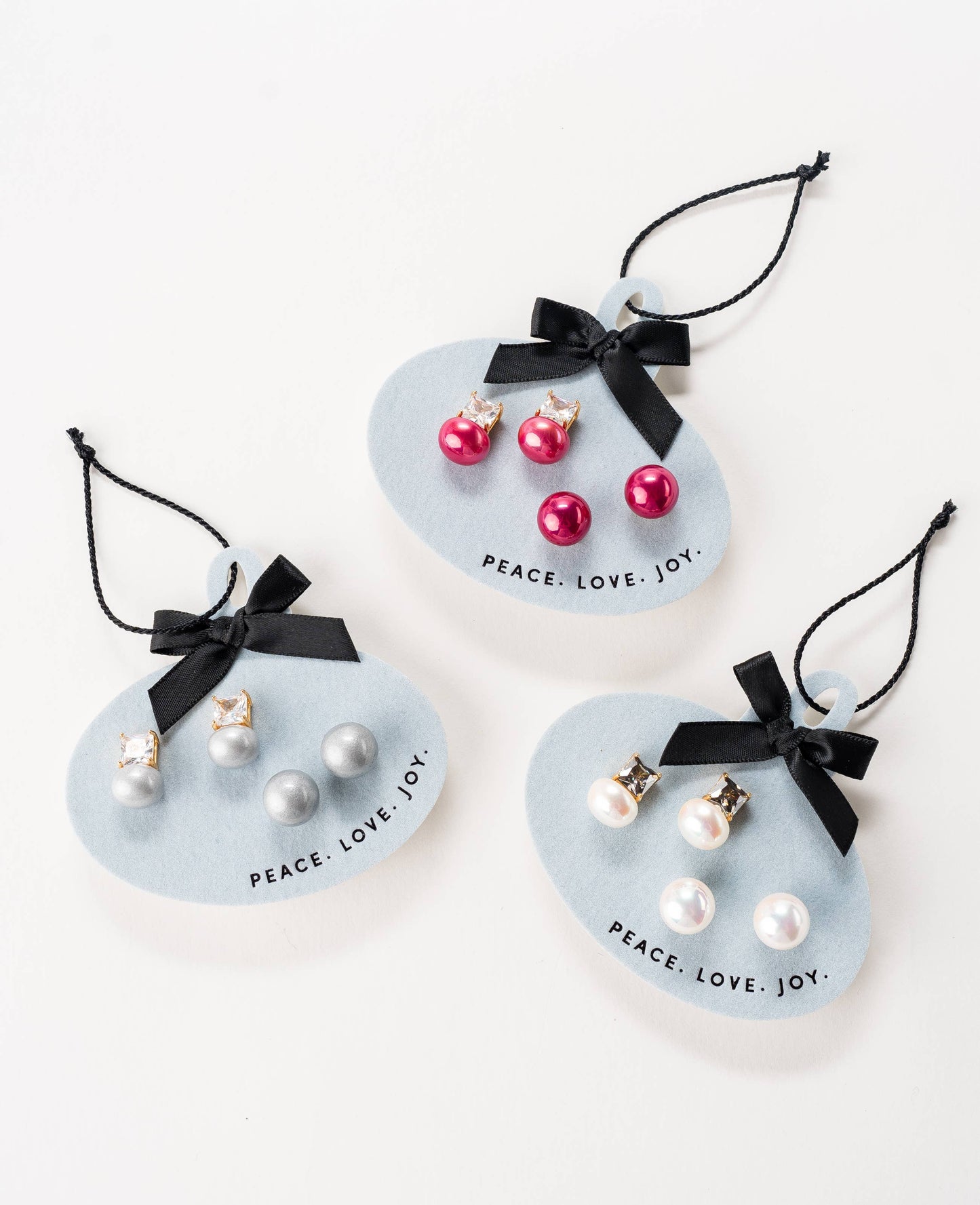 Noelle Pearl Holiday Post Duet