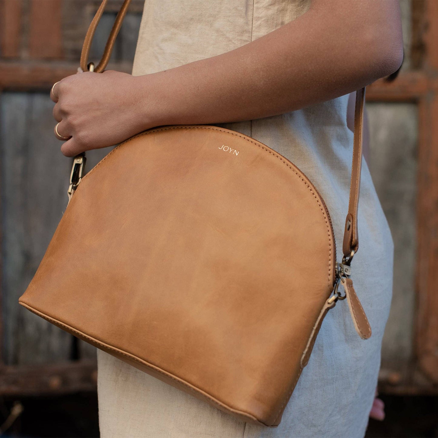 Halfmoon Crossbody - Camel