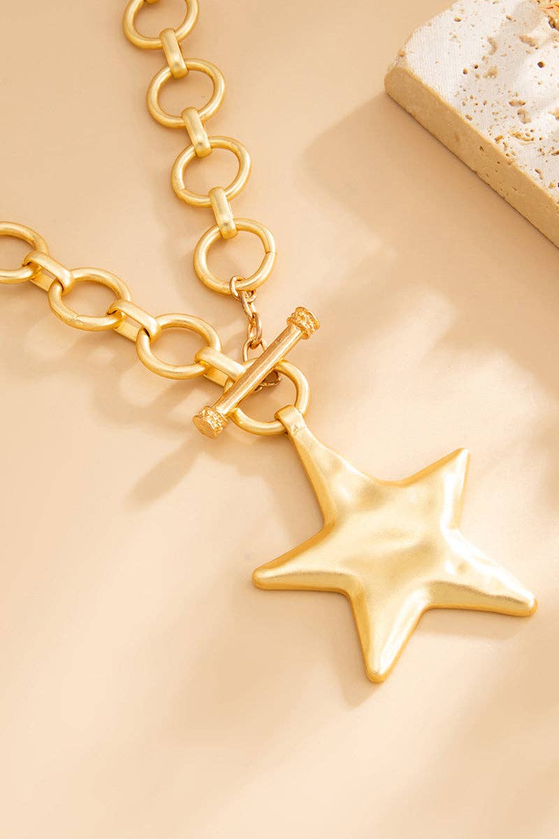 Chunky Chain Star Pendant Necklace
