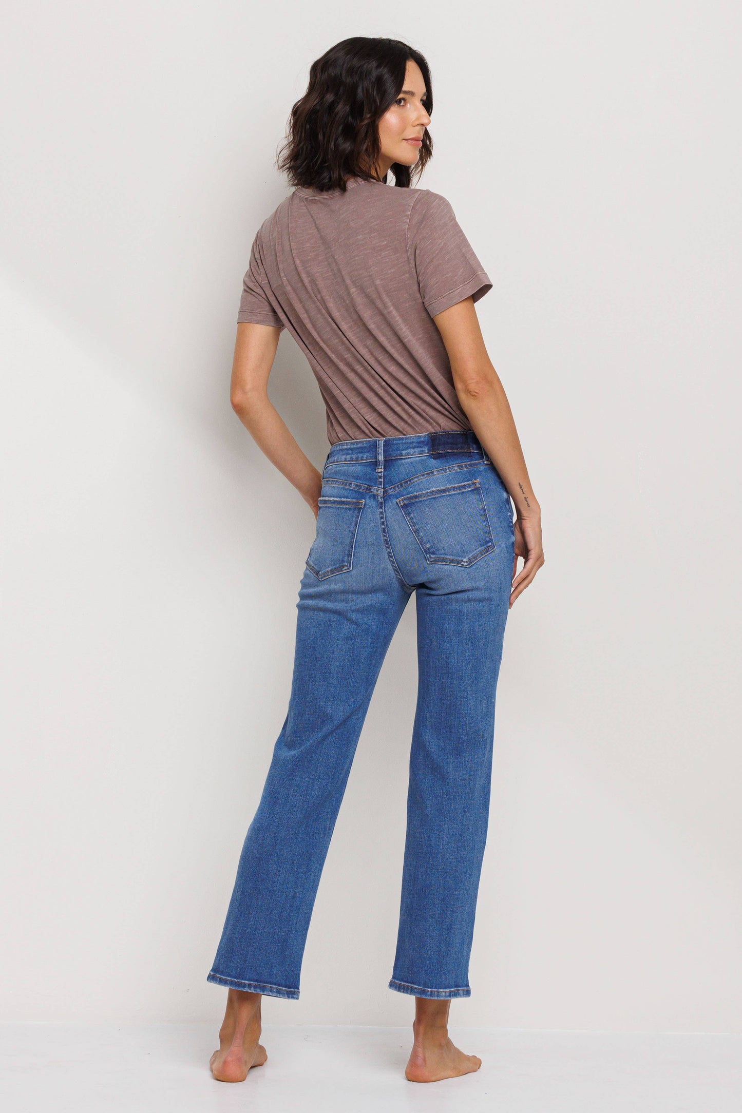 Mid Rise Ultra Stretch Slim Straight Jean