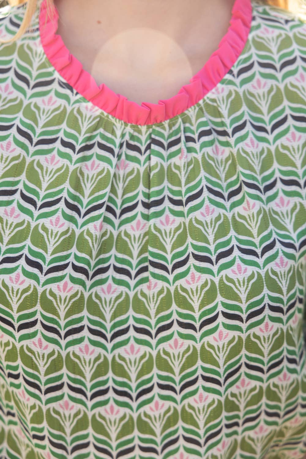 Contrast Ruffle Puff Sleeve Print Top