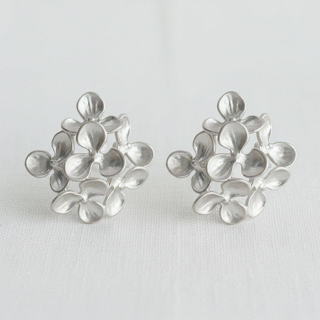 Artistic Floral Drop Earrings in Vintage Style