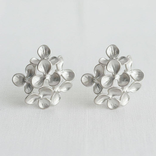 Artistic Floral Drop Earrings in Vintage Style