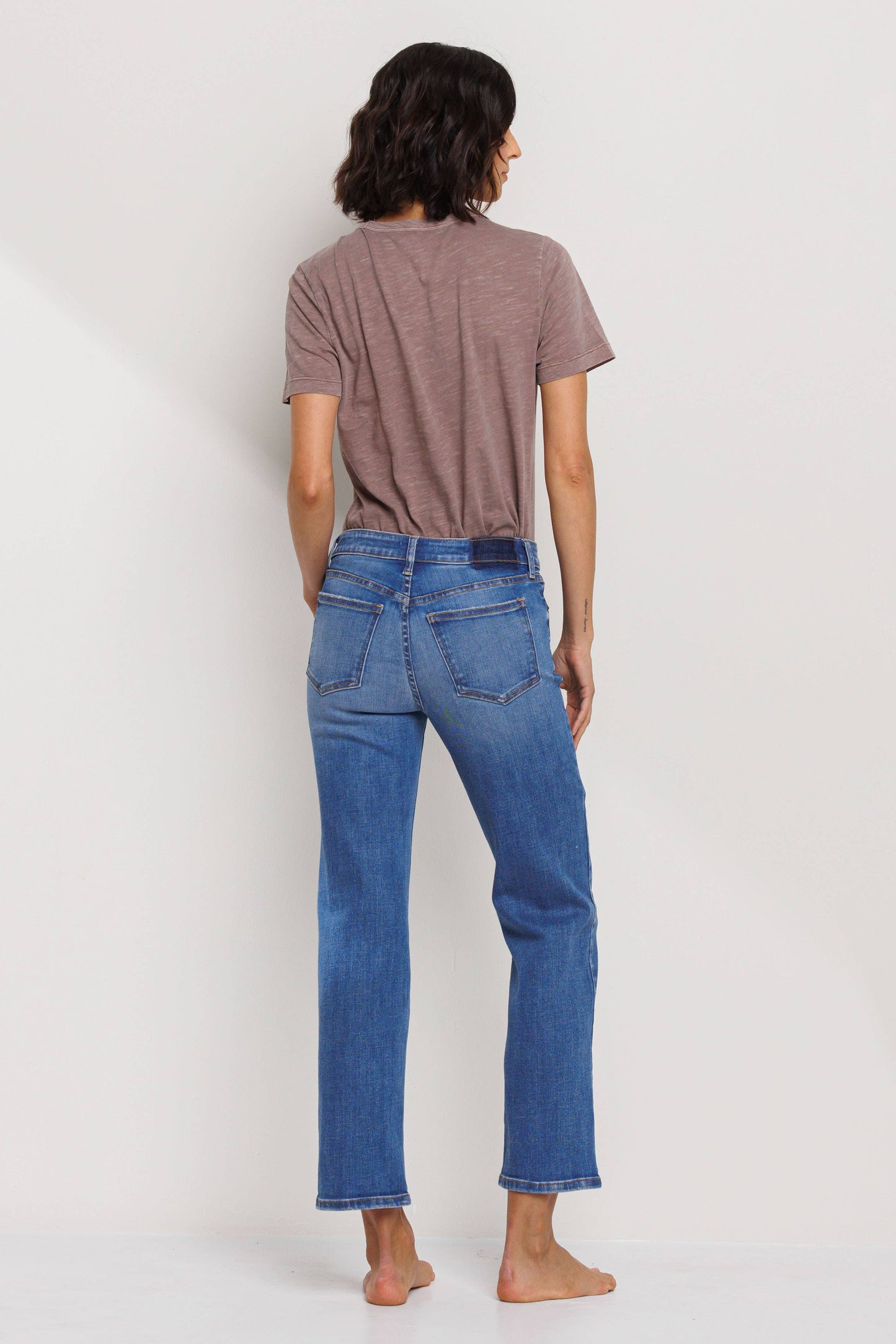 Mid Rise Ultra Stretch Slim Straight Jean