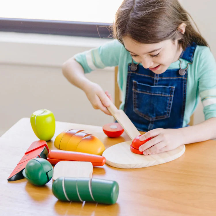 Melissa & Doug Cutting Food