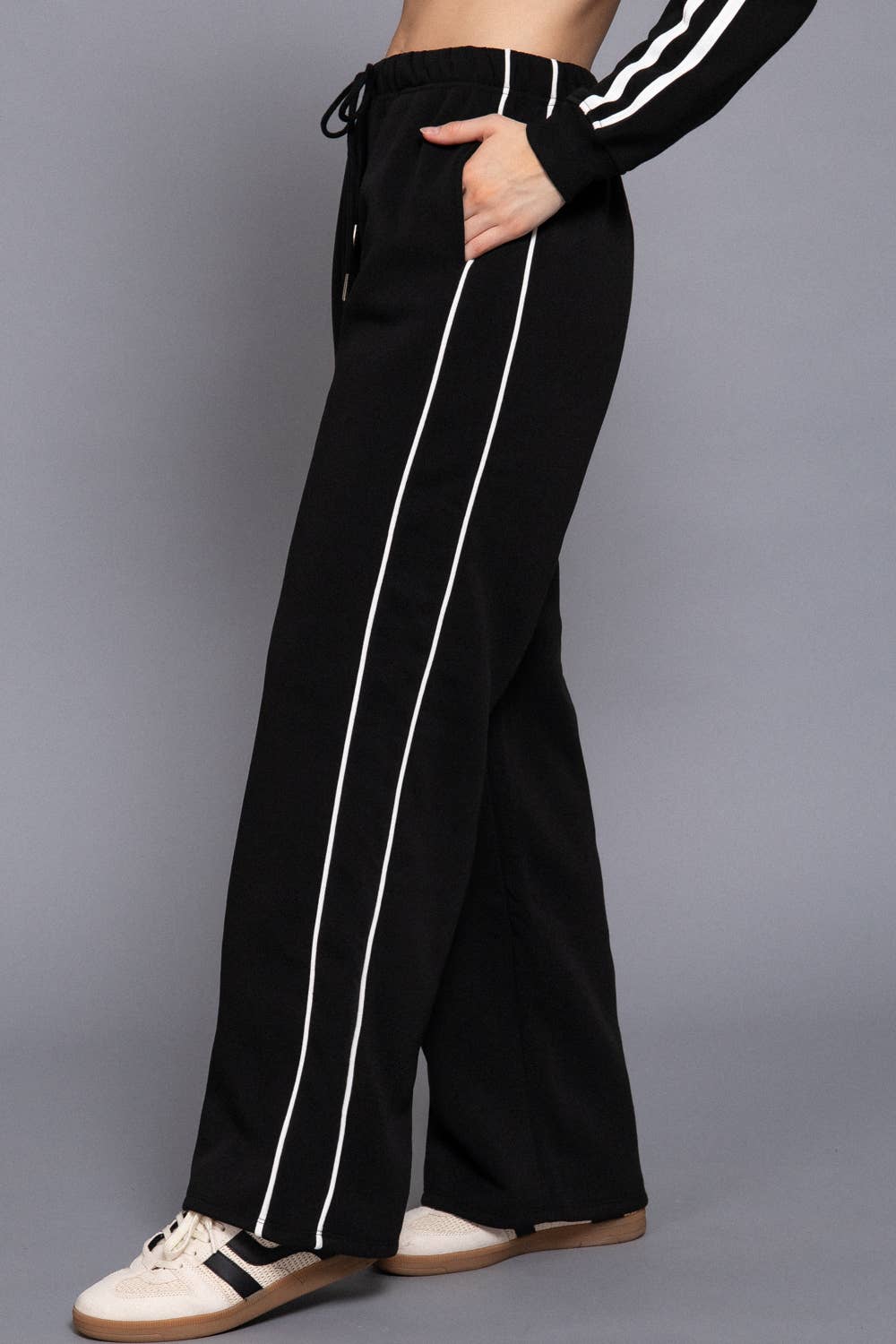 Contrast Line Detail Sweatpants