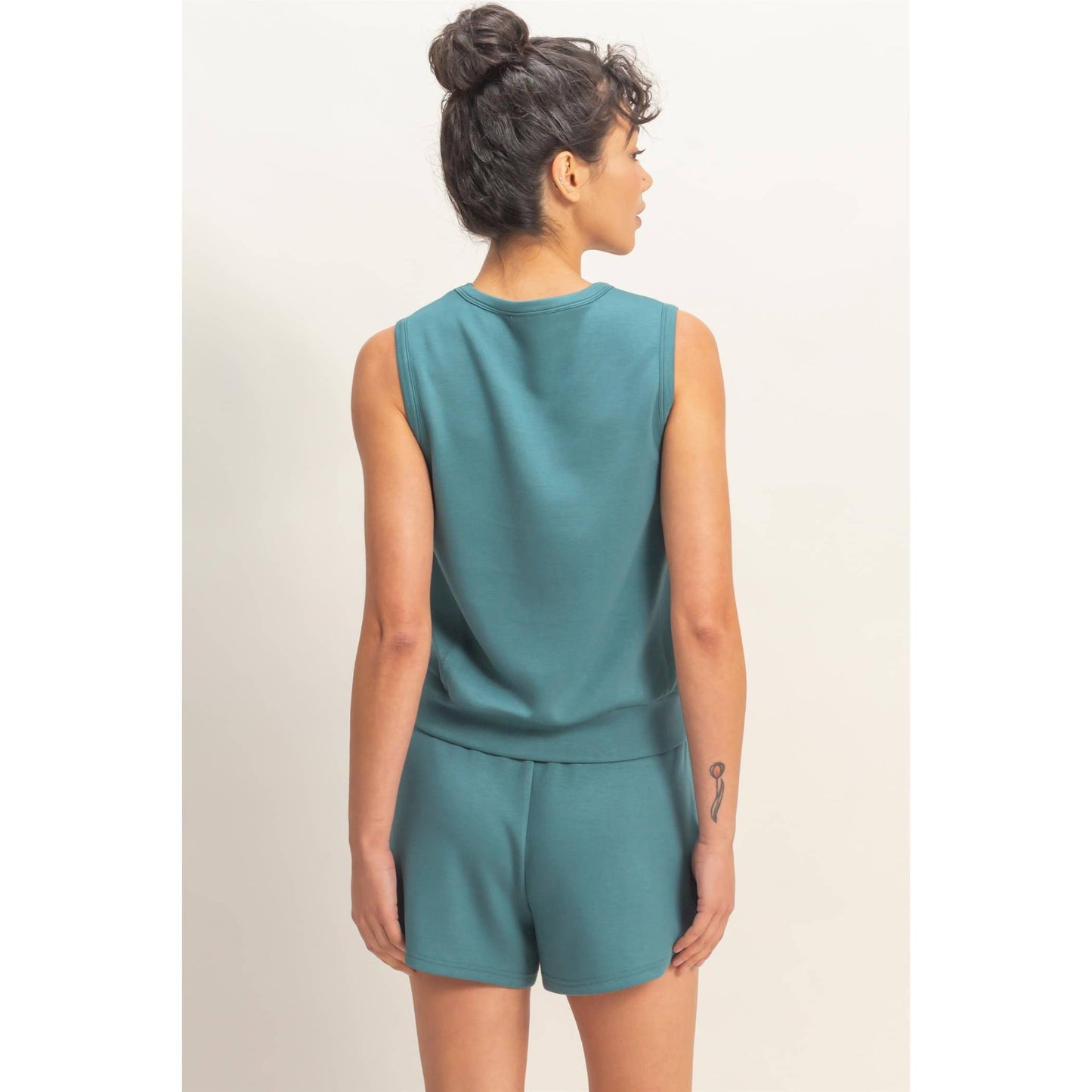 Sleeveless Crew Neck Top