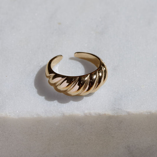 Gold DNA Twist Ring