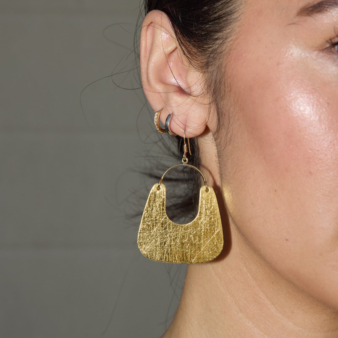Vintage Gold Noras